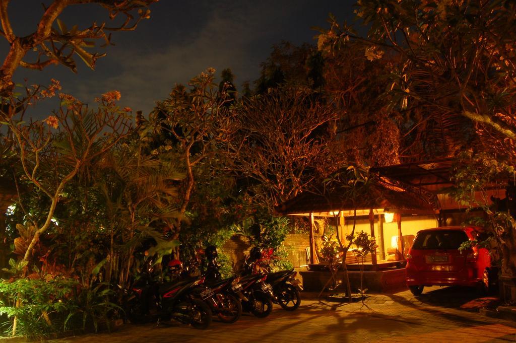 Gunakaya Homestay Sanur  Exterior photo