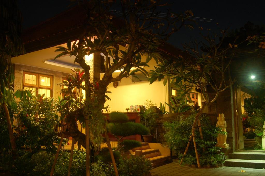 Gunakaya Homestay Sanur  Exterior photo